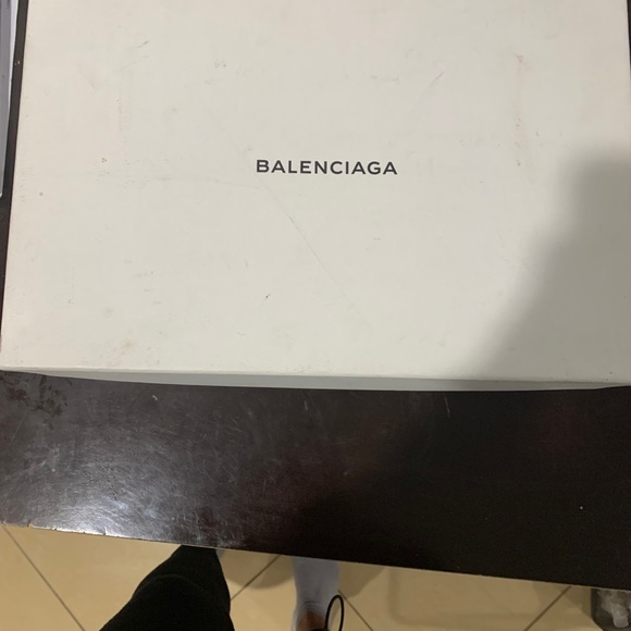 Balenciaga shoes - Picture 2 of 8